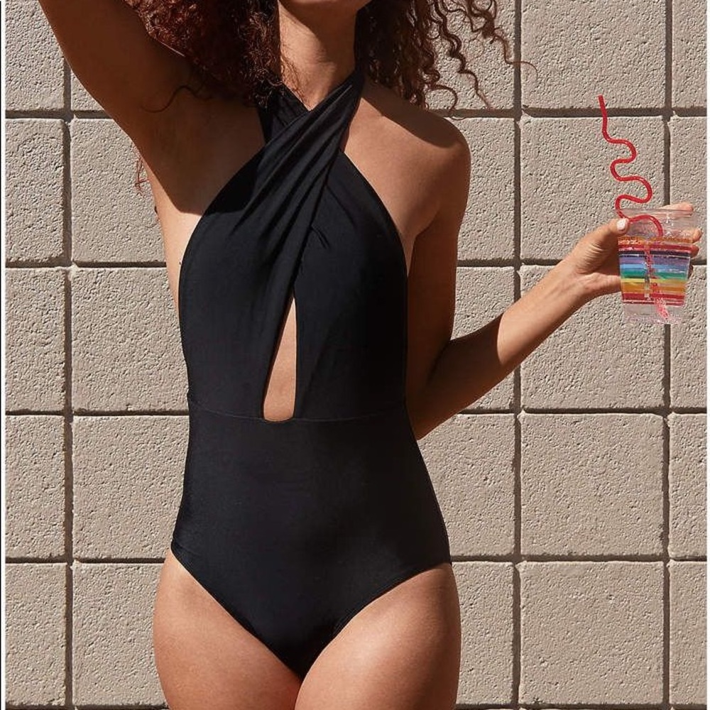 NWOT Aerie Cross Front One Piece Swimsuit